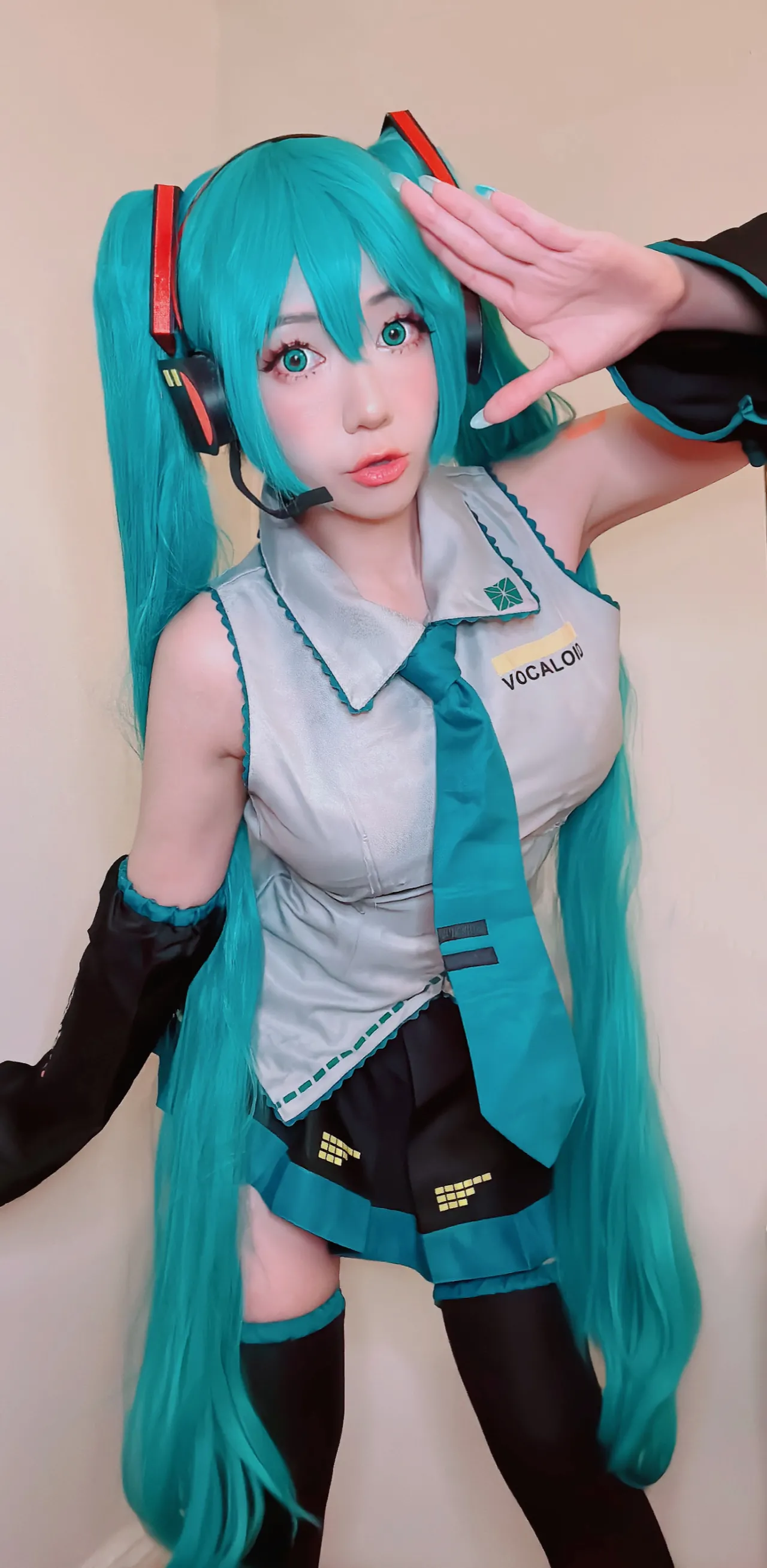 Usagi Christy - Miku page 3 full