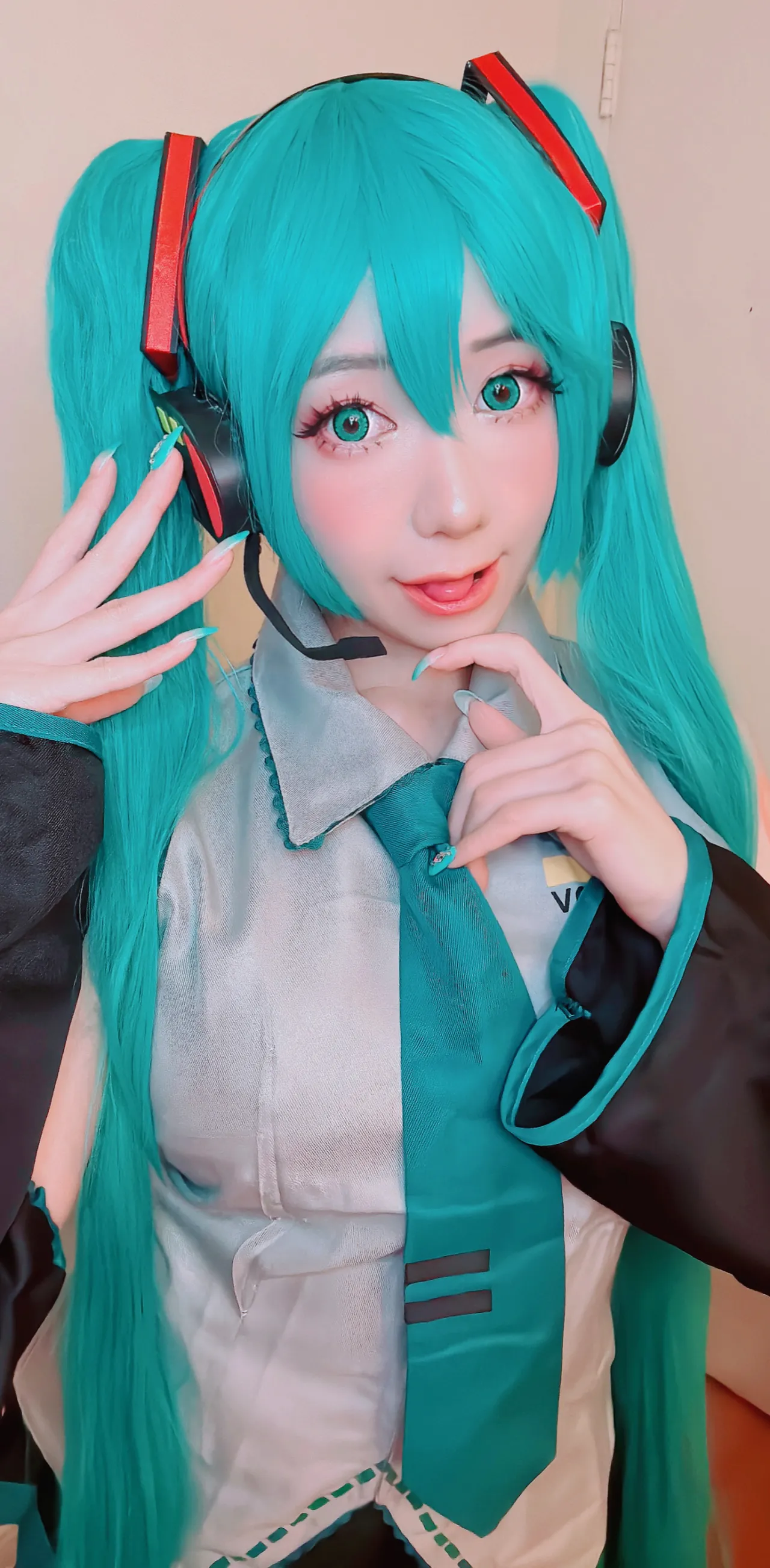 Usagi Christy - Miku page 4 full