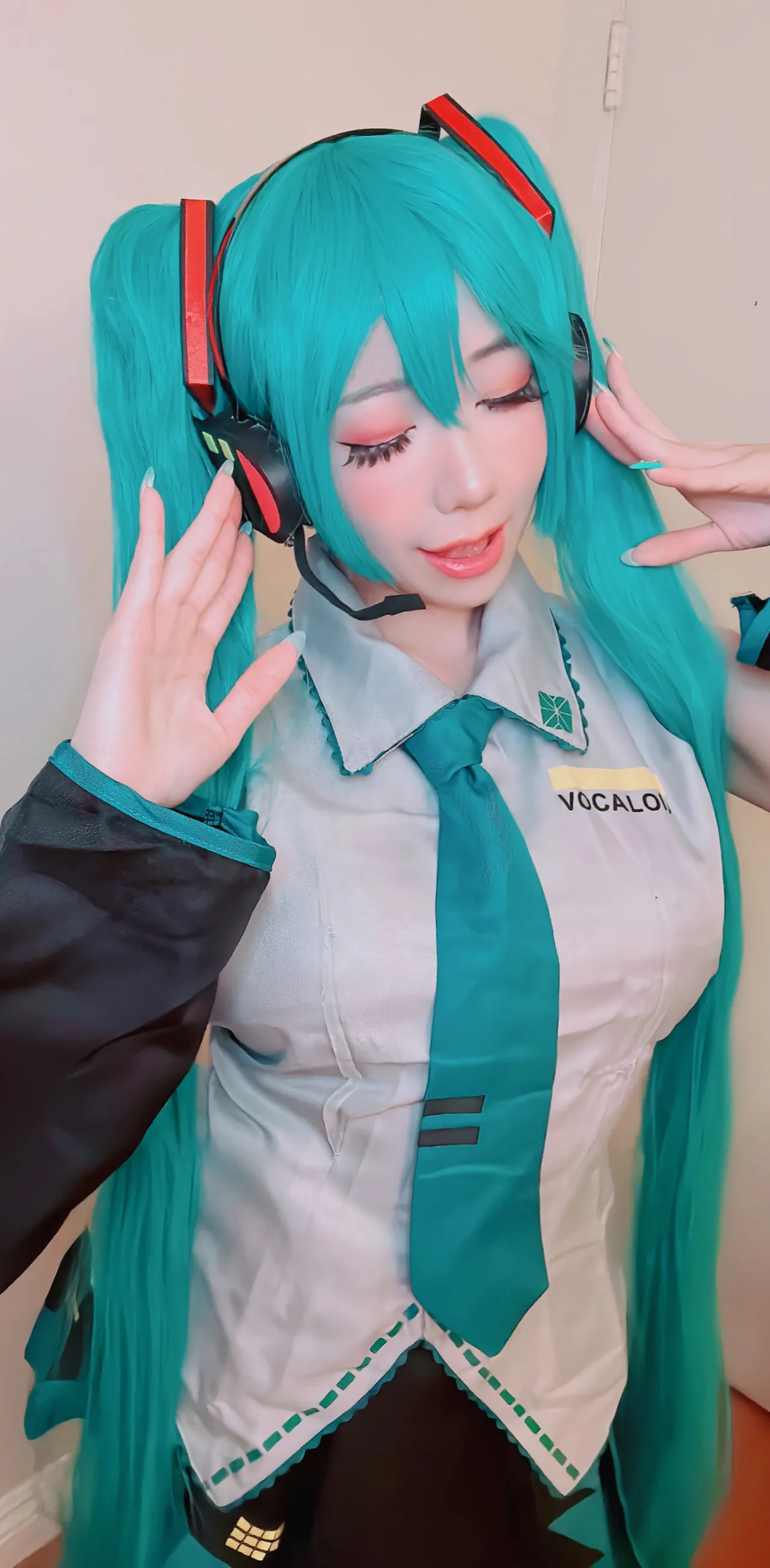 Usagi Christy - Miku page 6 full